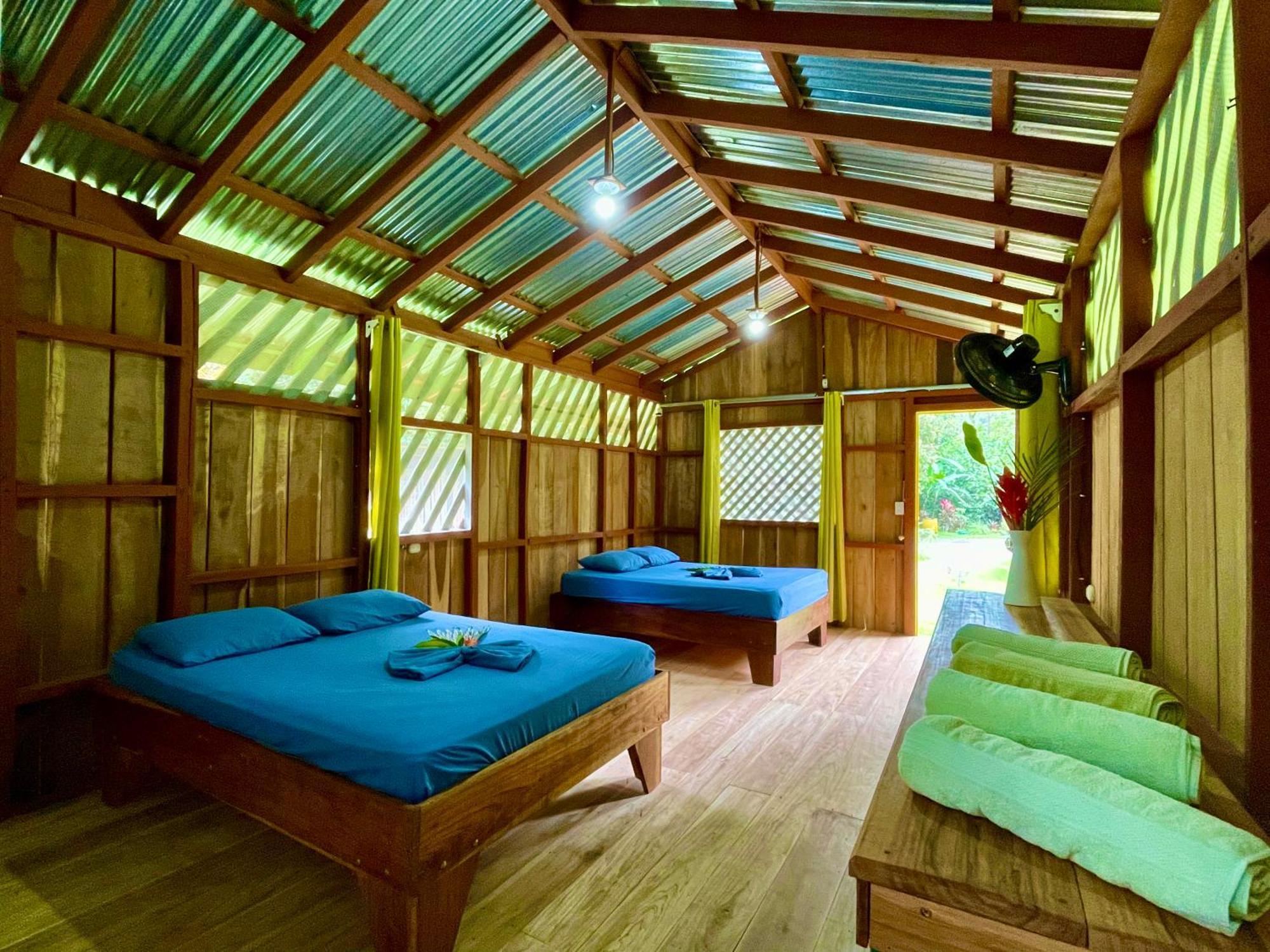 Alouatta Lodge And Canopy Cahuita Kültér fotó