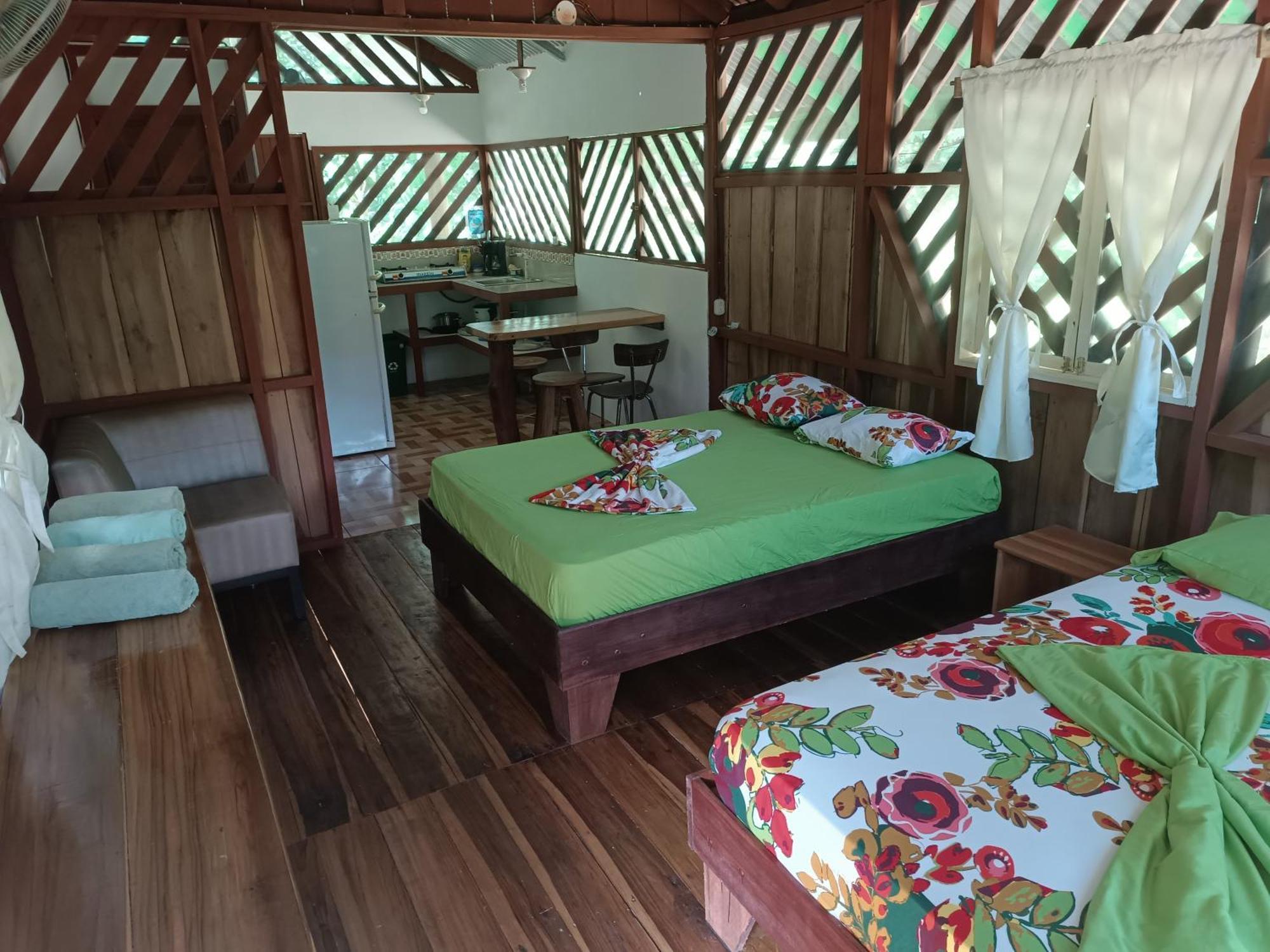 Alouatta Lodge And Canopy Cahuita Kültér fotó